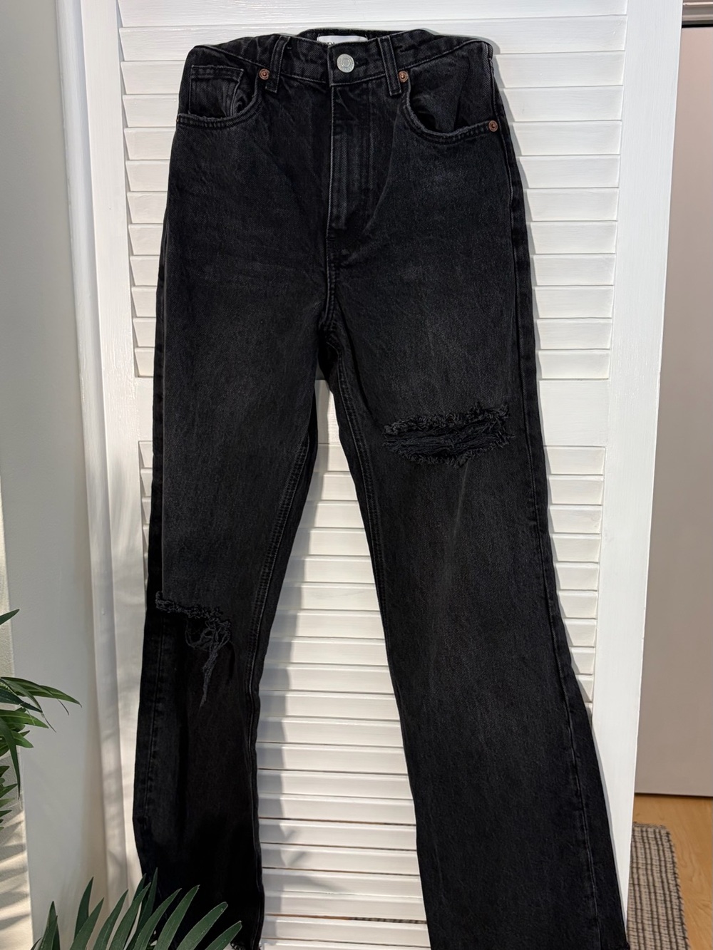Zara Black Wide-Leg Jeans with Distressing